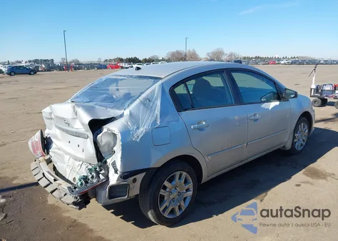 2010 Nissan Sentra 2.0S z USA, uszkodzony, nr VIN 3N1AB6AP4AL637610
